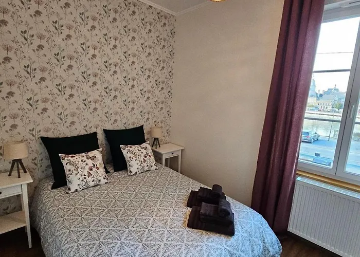 La Charmeuse * Givet